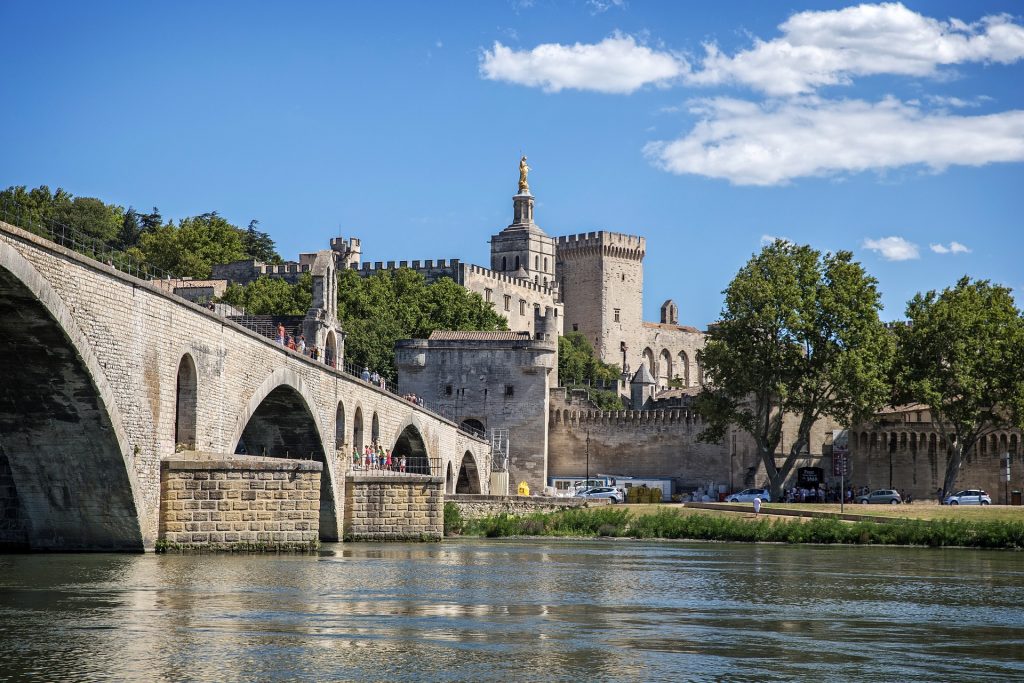 wat te doen in avignon spel