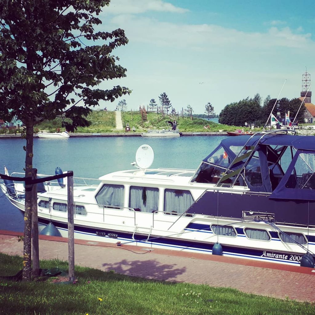 harderwijk bezienswaardigheden haven boot