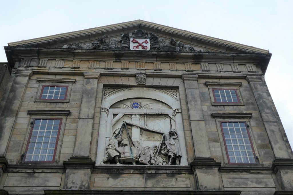 leiden bezienswaardigheden waag